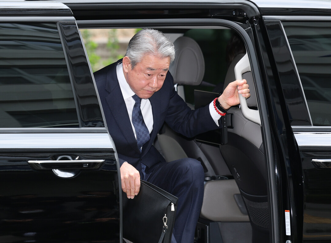 강호동 농협중앙회장 경찰 출석